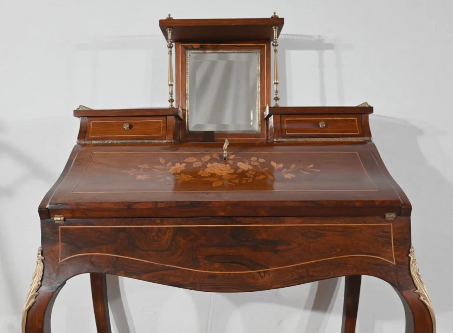 DAMES BUREAU