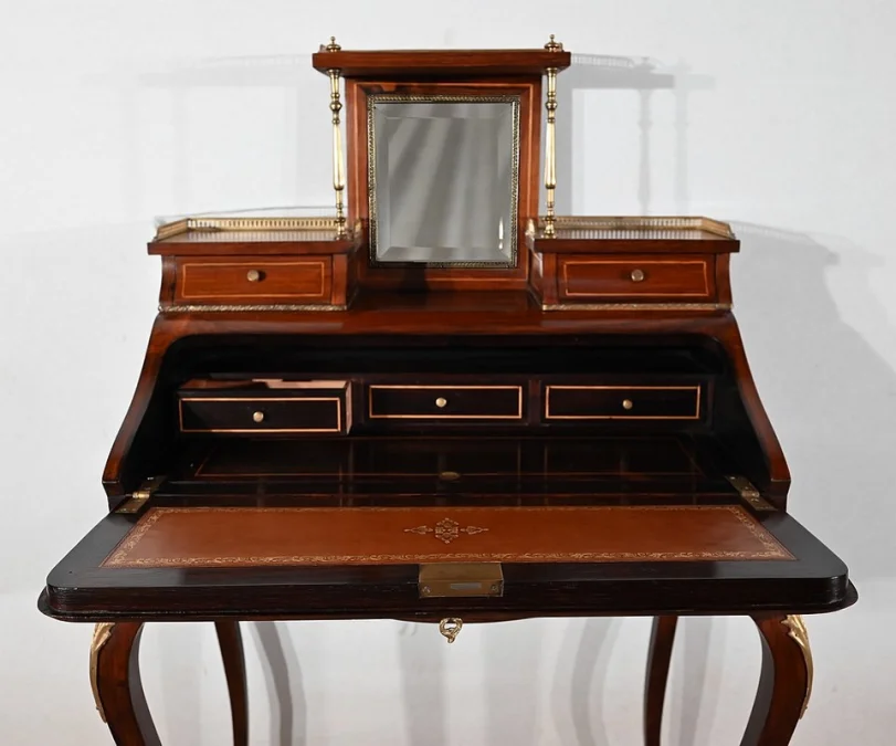 DAMES BUREAU