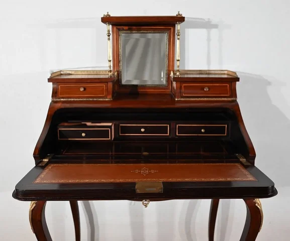 Petit Bureau de Dame en Placage de Palissandre, style Louis XV – 2ème partie du XIXe
