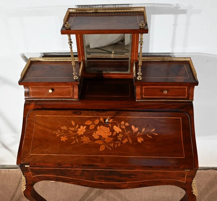 DAMES BUREAU