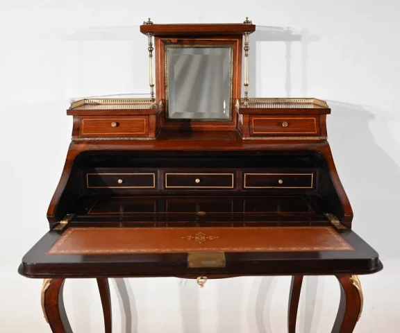 Petit Bureau de Dame en Placage de Palissandre, style Louis XV – 2ème partie du XIXe
