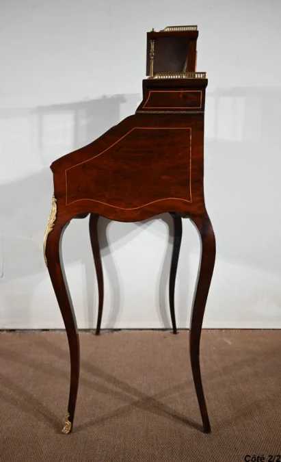 DAMES BUREAU