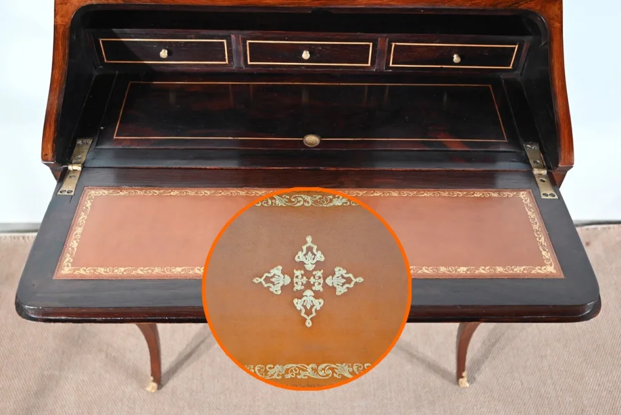 DAMES BUREAU