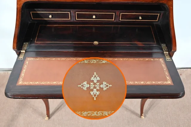 Petit Bureau de Dame en Placage de Palissandre, style Louis XV – 2ème partie du XIXe