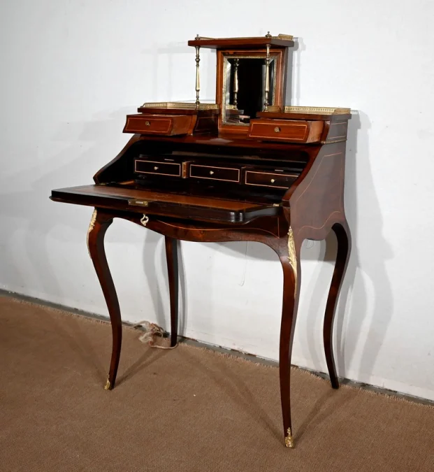 DAMES BUREAU