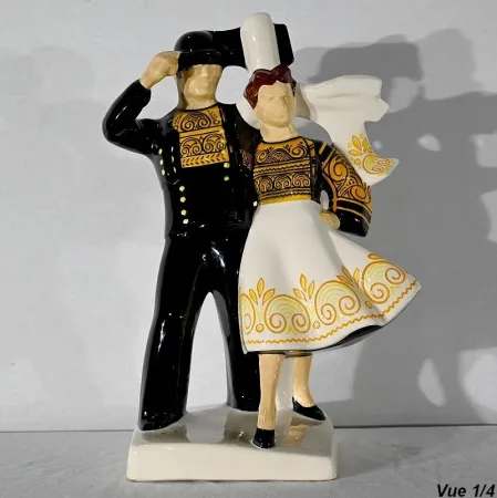 Faïence « Couple de Danseurs Bigoudens », de R.Micheau-Vernez, Manufacture Henriot Quimper – Milieu XXe