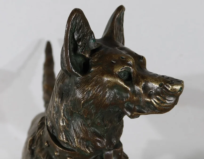 BRONZE-HUND signiert TF CARTIER