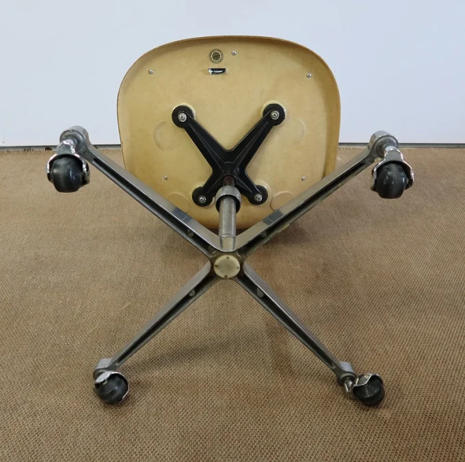 SILLA GIRATORIA de CHARLES & RAY EAMES