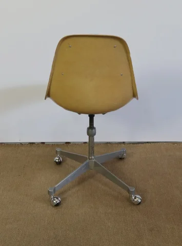 DREHSTUHL von CHARLES & RAY EAMES