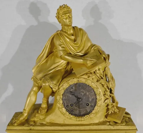 UHR AUS VERGOLDETER BRONZE
