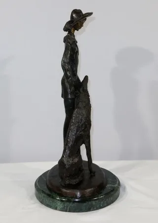 BRONZE STATUETTE after D. CHIPARUS
