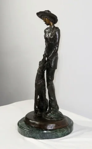 Important Bronze « La Dame au Lévrier » d’après D. Chiparus – XXe
