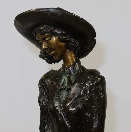 BRONZE STATUETTE after D. CHIPARUS
