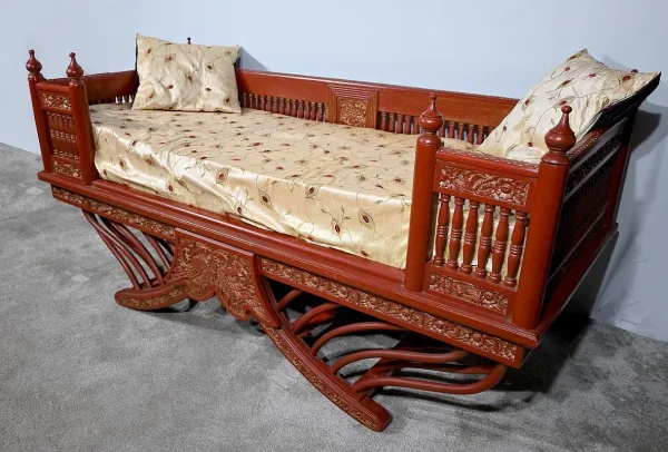 Palanquin Barreaudé en Teck, Chine – Fin XIXe