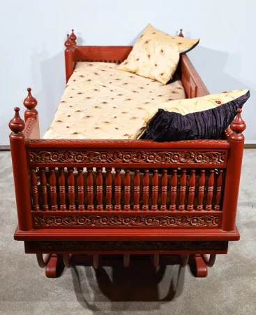 Palanquin Barreaudé en Teck, Chine – Fin XIXe