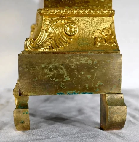 Pendule en Bronze Doré « La Vierge à la Chaise » – 1ère partie XIXe