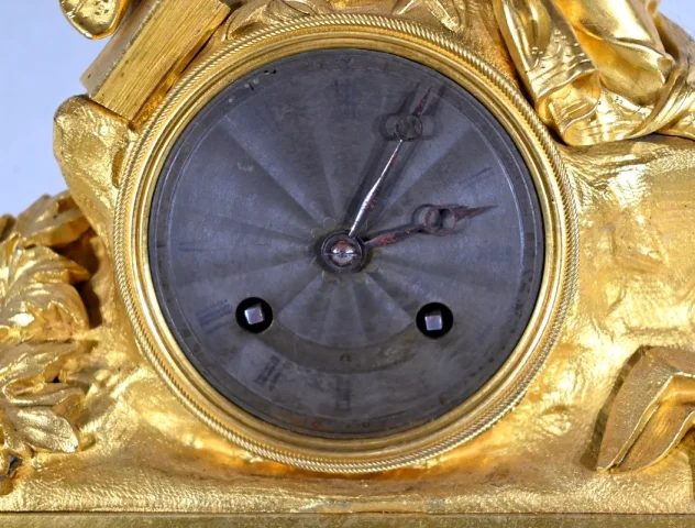 Pendule en Bronze Doré « La Vierge à la Chaise » – 1ère partie XIXe