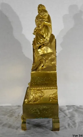 Pendule en Bronze Doré « La Vierge à la Chaise » – 1ère partie XIXe