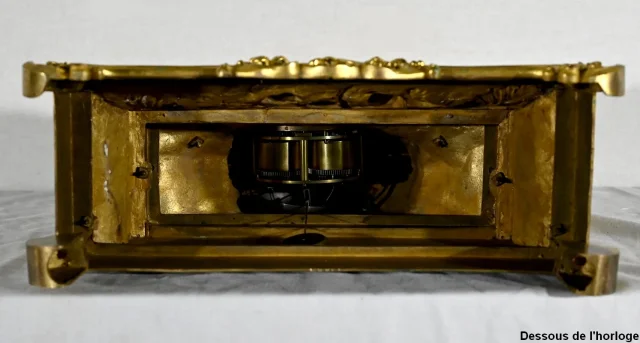 Pendule en Bronze Doré « La Vierge à la Chaise » – 1ère partie XIXe