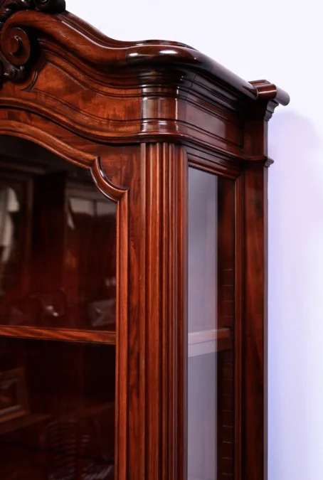 Vitrine im NAPOLEON III-STIL