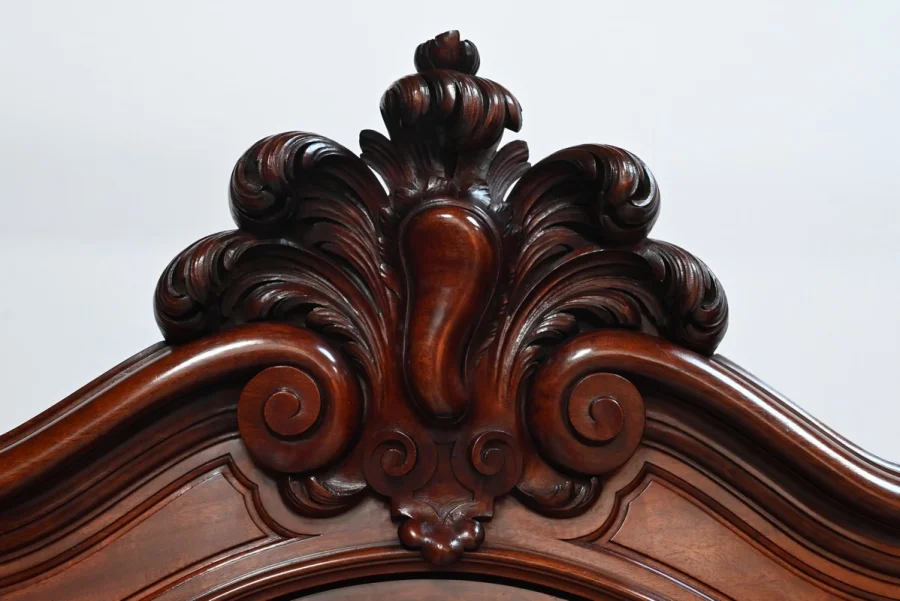 Vitrine im NAPOLEON III-STIL