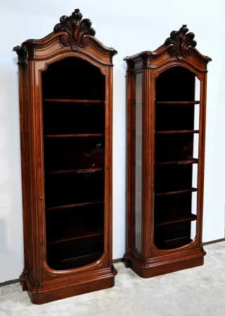 Rare Paire de Vitrines de Propriété en Acajou, style Napoléon III – 2ème partie du XIXe