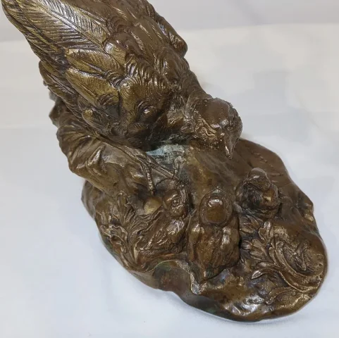Bronze « Faisane et ses petits » signé Vilavan -  Début XXe