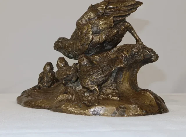 Bronze « Faisane et ses petits » signé Vilavan -  Début XXe