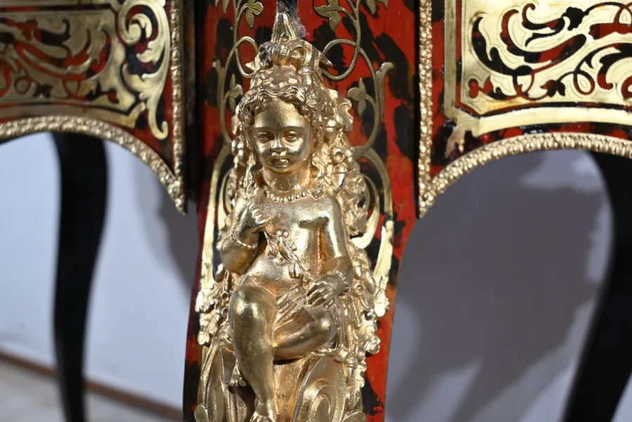 TISCH MIT MARQUETRIE IM BOULLE-STIL