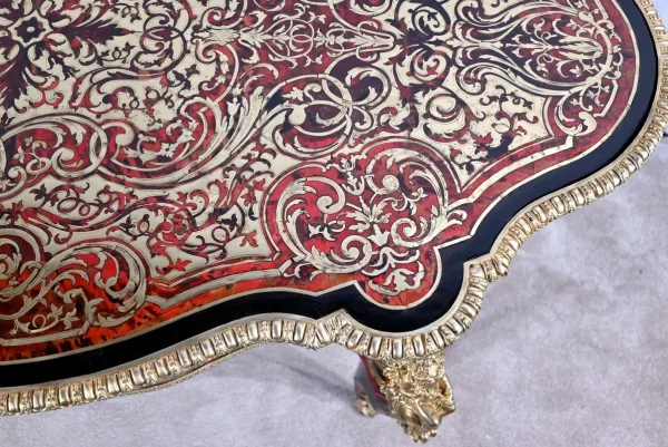 Table d’Apparat Violonée en Poirier Noirci, style Boulle, époque Napoléon III – Milieu XIXe
