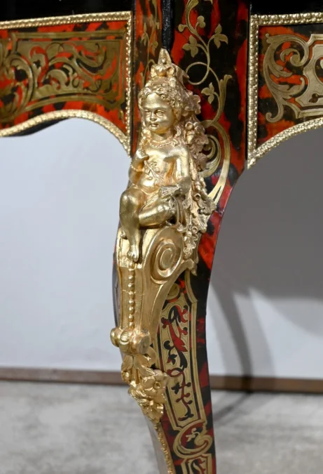 TISCH MIT MARQUETRIE IM BOULLE-STIL