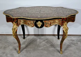 TISCH MIT MARQUETRIE IM BOULLE-STIL