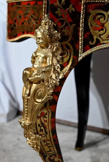 TISCH MIT MARQUETRIE IM BOULLE-STIL