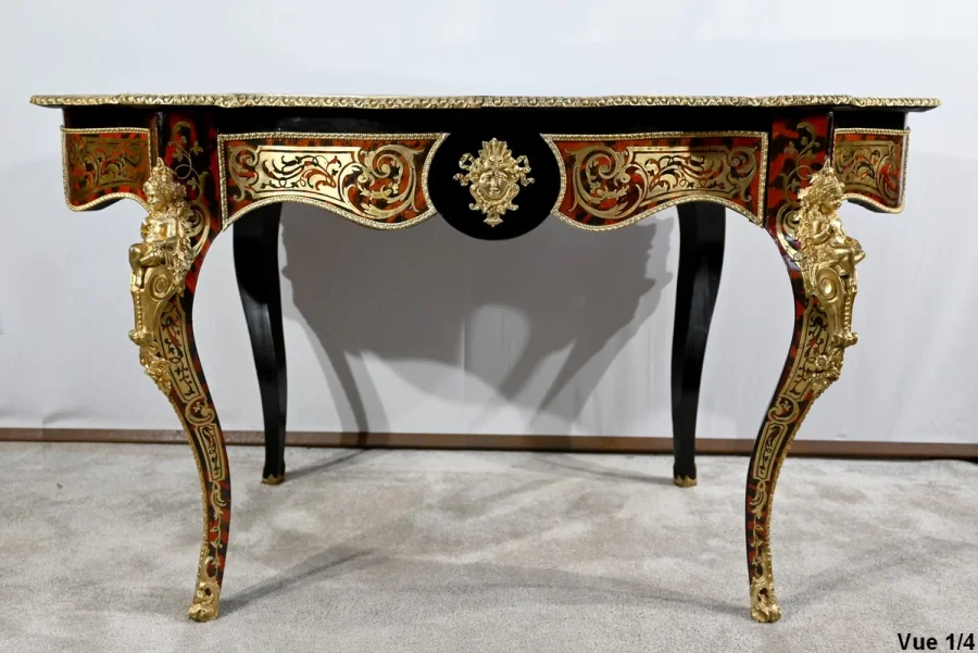 TISCH MIT MARQUETRIE IM BOULLE-STIL