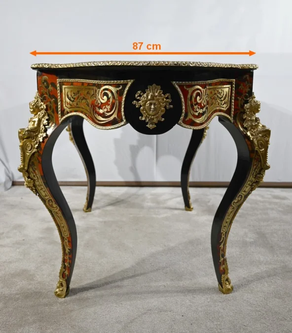 TISCH MIT MARQUETRIE IM BOULLE-STIL