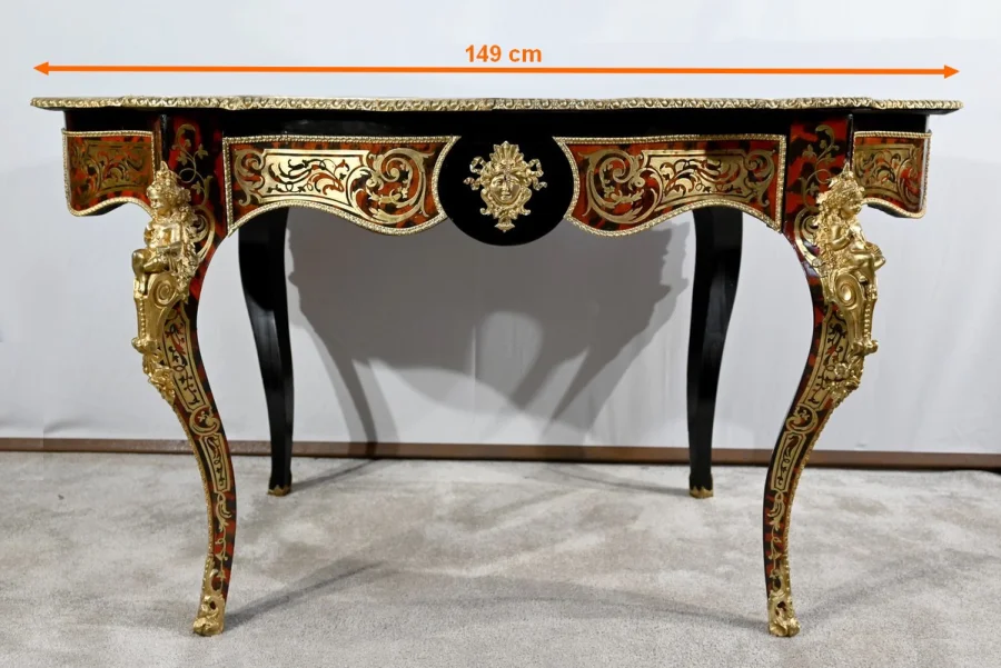 TISCH MIT MARQUETRIE IM BOULLE-STIL