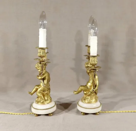 Paire de Chandeliers en Bronze Doré, goût Louis XVI – XIXe