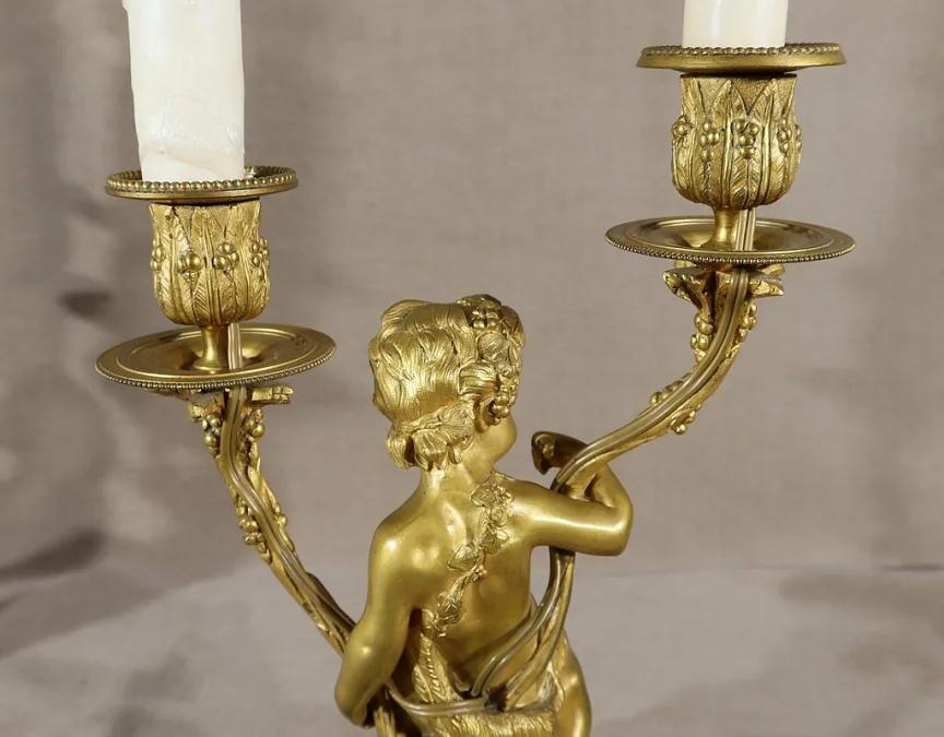 PAAR KANDELABER IM LOUIS XVI-STIL