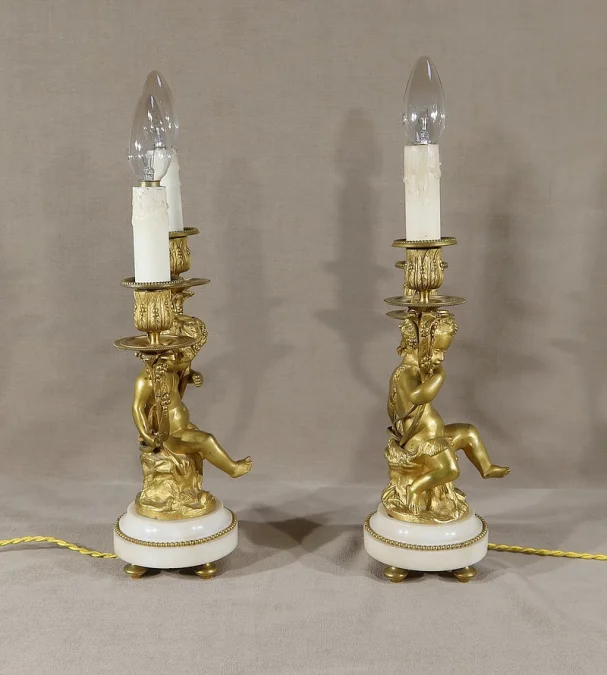 PAAR KANDELABER IM LOUIS XVI-STIL