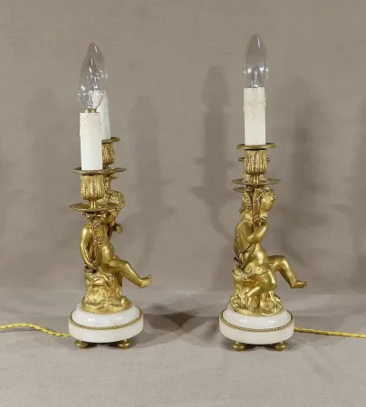 Paire de Chandeliers en Bronze Doré, goût Louis XVI – XIXe