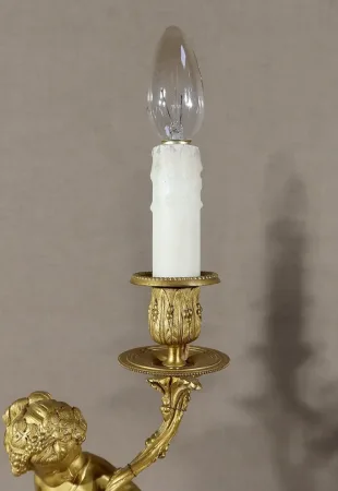 Paire de Chandeliers en Bronze Doré, goût Louis XVI – XIXe