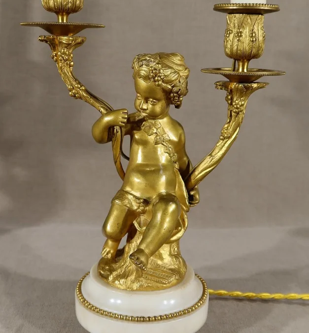 PAAR KANDELABER IM LOUIS XVI-STIL