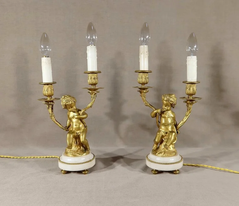 PAAR KANDELABER IM LOUIS XVI-STIL