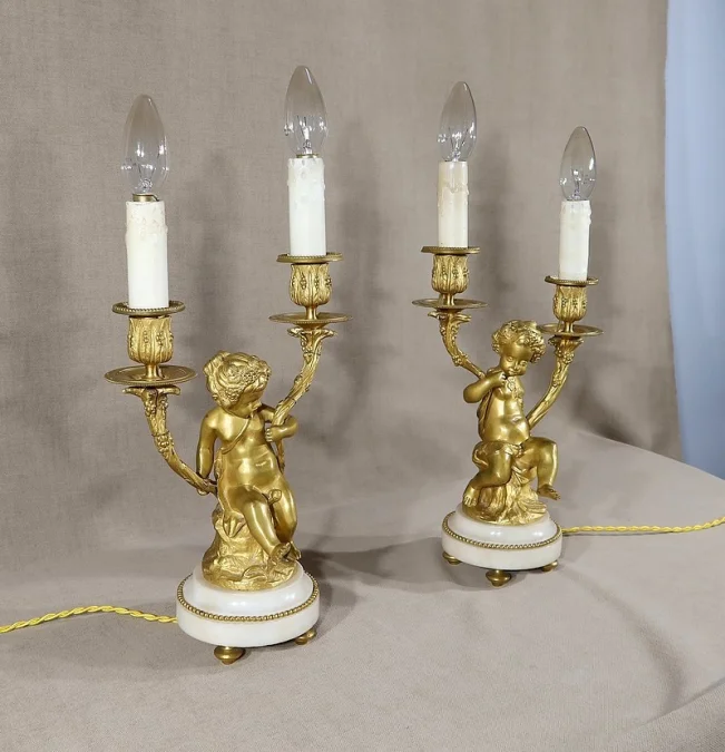PAAR KANDELABER IM LOUIS XVI-STIL