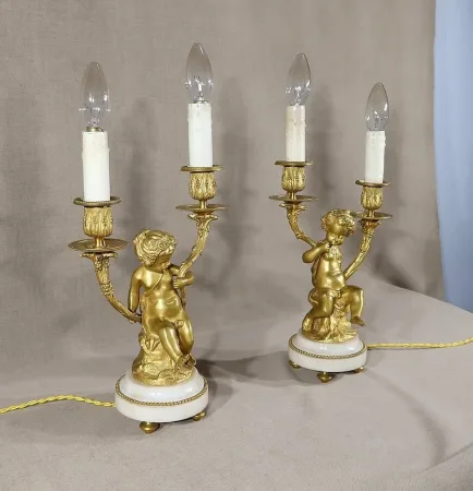 Paire de Chandeliers en Bronze Doré, goût Louis XVI – XIXe