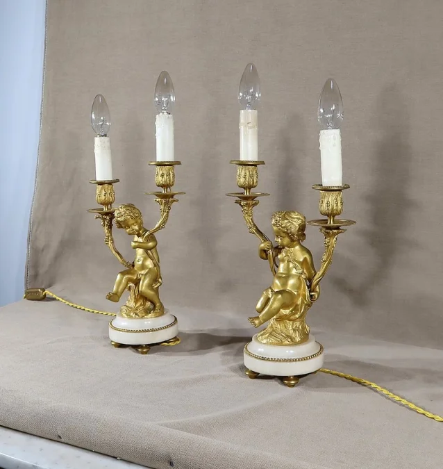 PAAR KANDELABER IM LOUIS XVI-STIL