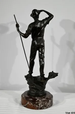 BRONZE STATUETTE signed E. AIZELIN