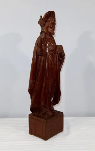 WOODEN STATUE OF CHRIST