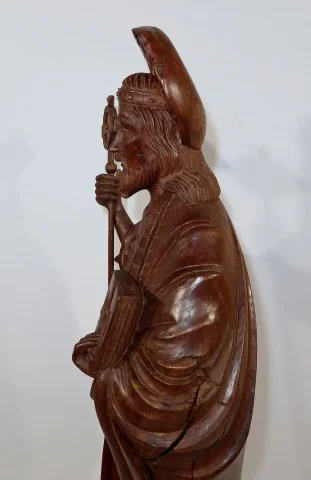 WOODEN STATUE OF CHRIST