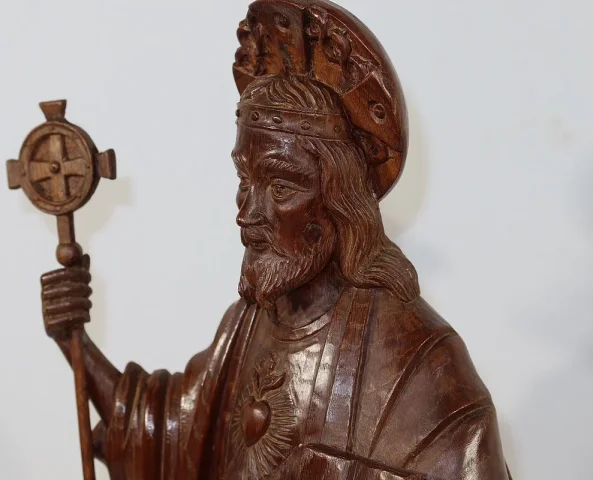 WOODEN STATUE OF CHRIST